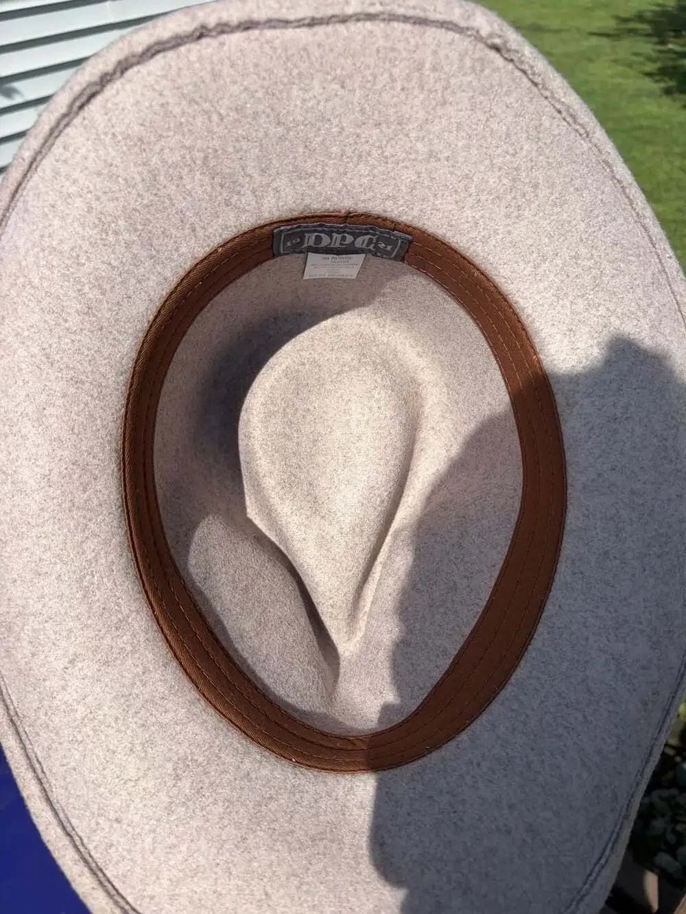 DPC21 Tan Felt Outback Hat with Brown Leather Band and Shield Buckle, X-Large